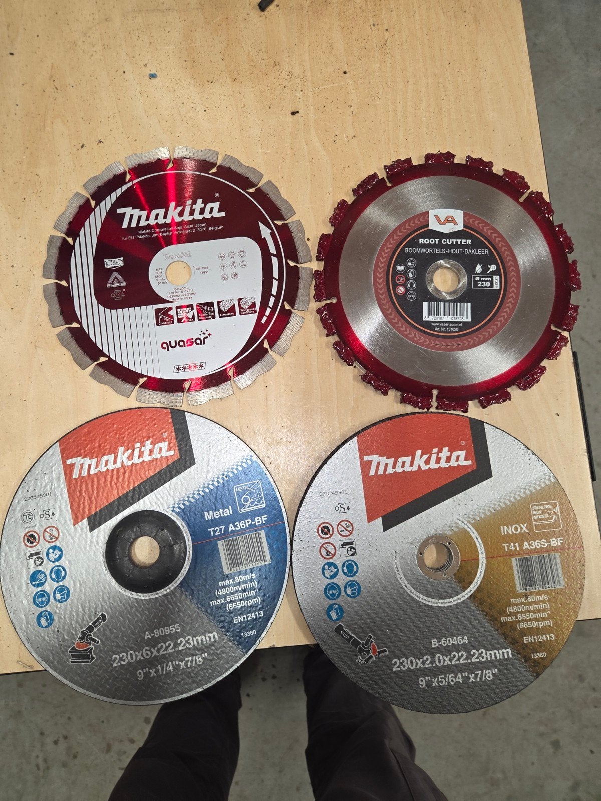 diverse nieuwe schijven 230mm, Doe-het-zelf en Verbouw, Gereedschap | Slijpmachines, Ophalen of Verzenden, Nieuw, 1000 watt of meer