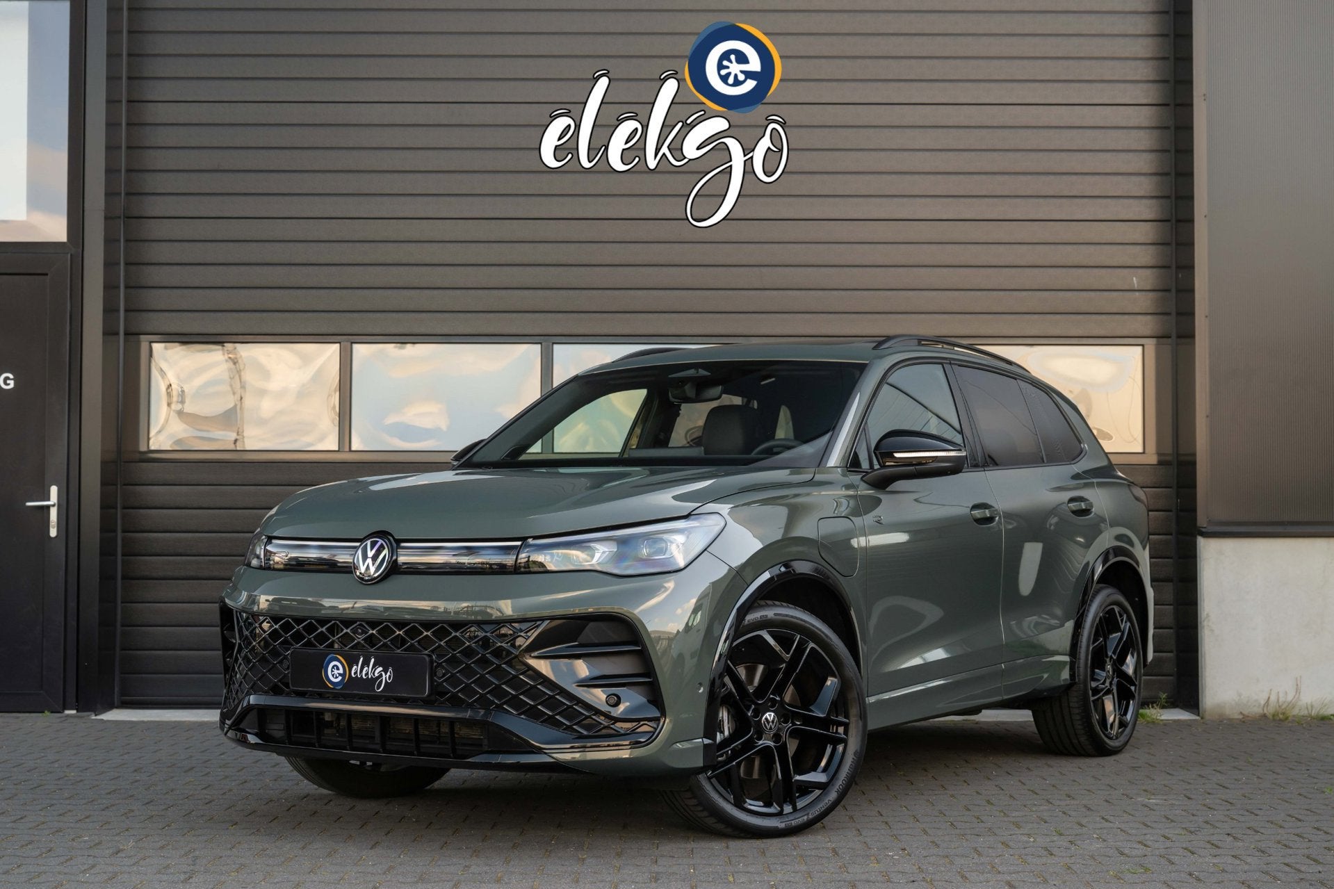 Volkswagen Tiguan 1.5 eHybrid R-Line|Vol|Massage|Pano|IQ|Tre, 4 cilinders, 2000 kg, Hybride Elektrisch/Benzine, 177 pk