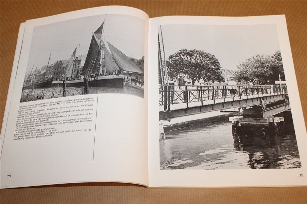 Maassluis Mijn Stad Deel 2 — Foto\'s & Rijmen, Boeken, Ophalen of Verzenden, Gelezen