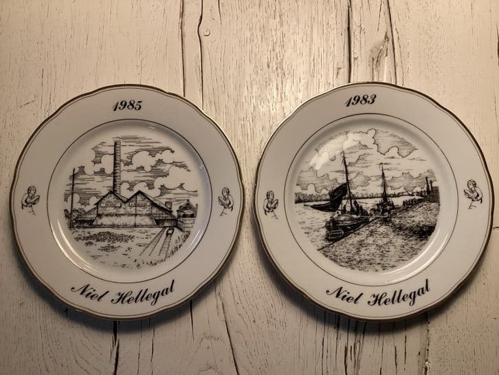 Twee Niel Hellegeal sierborden, 1983 en 1985, Ophalen of Verzenden