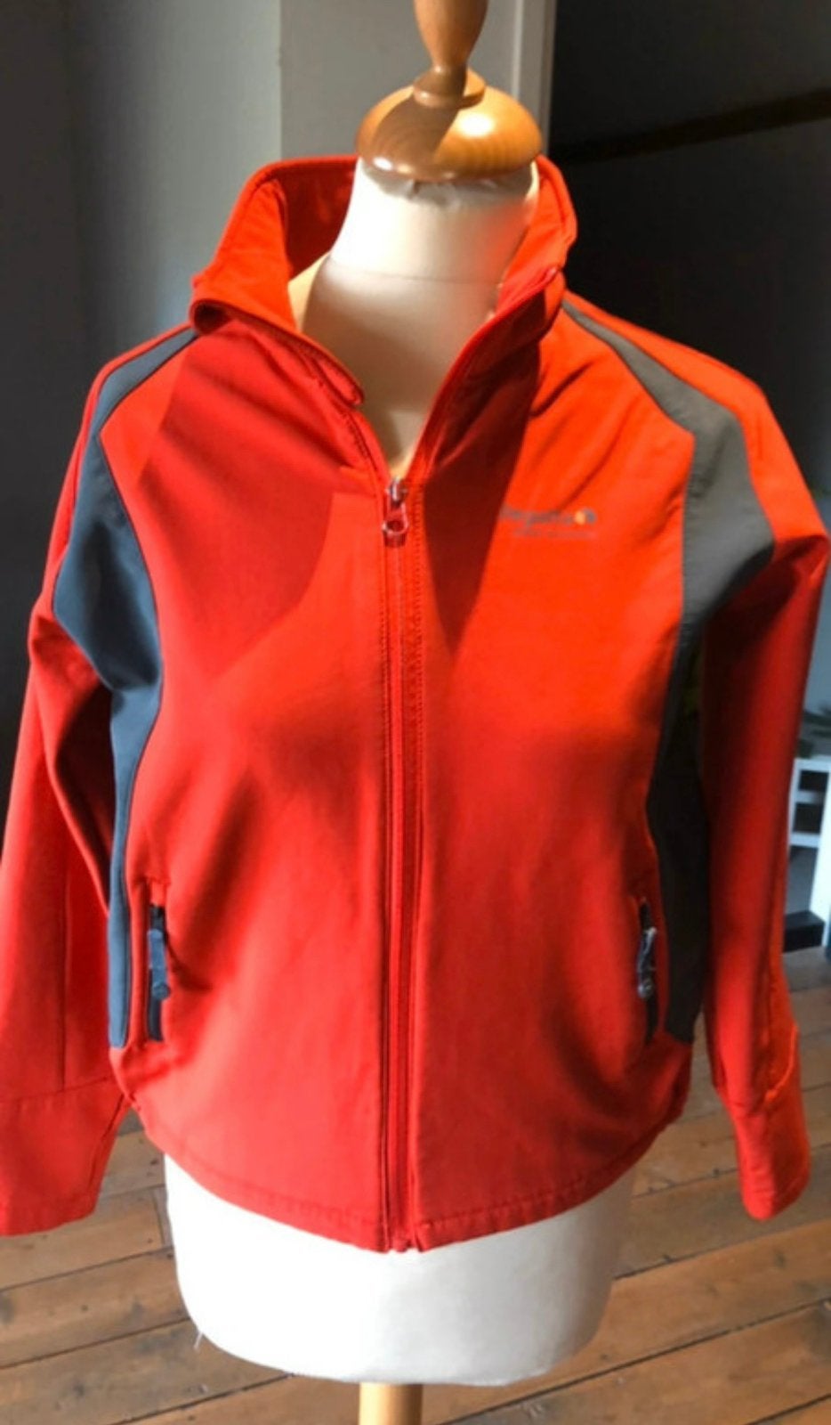 Regatta rode outdoor vest maat 164, Ophalen of Verzenden, Zo goed als nieuw, Jongen of Meisje, Trui of Vest