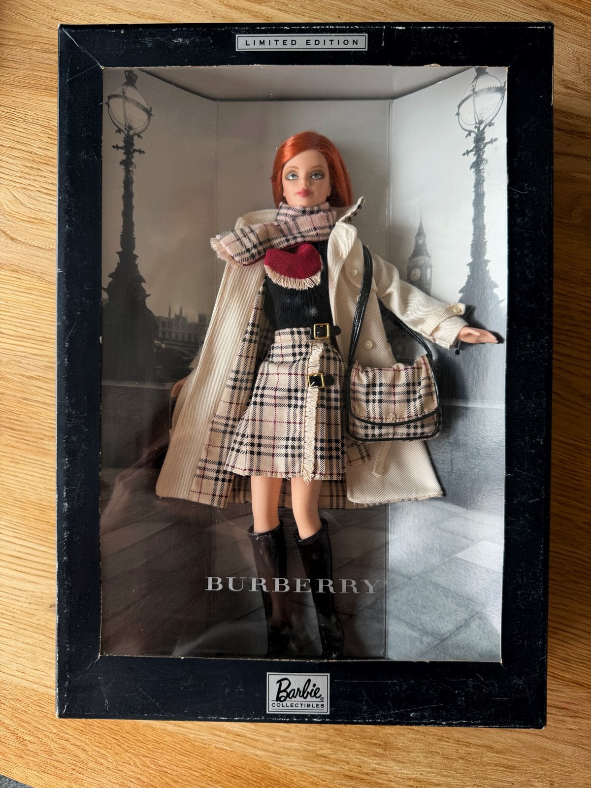 Burberry Barbie Limited Edition - Nieuw in verzegelde doos, Ophalen of Verzenden, Nieuw, Barbie