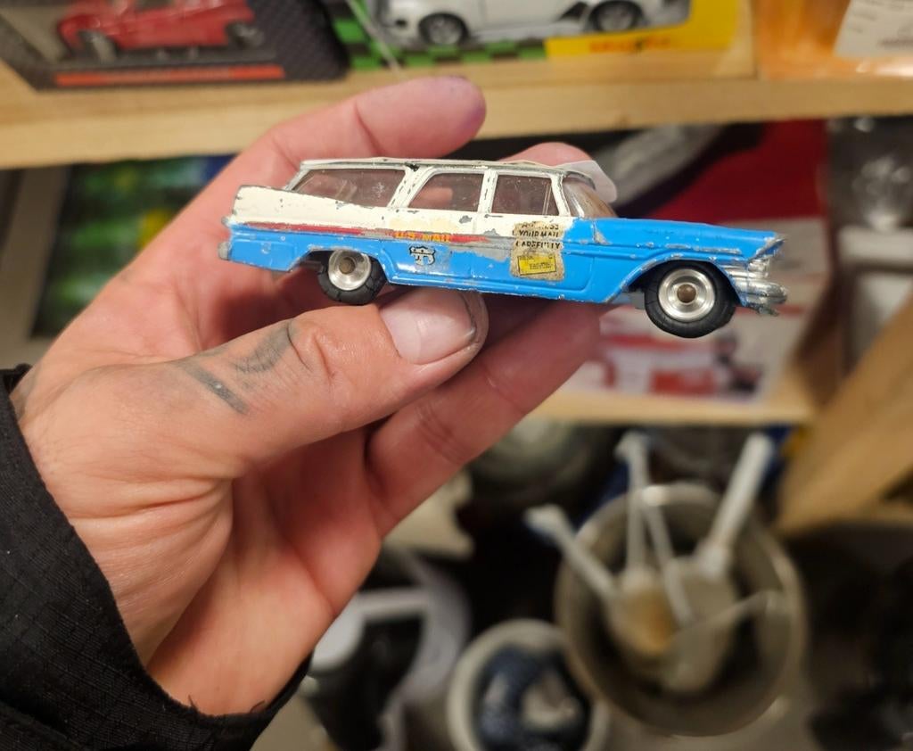 Zeldzame Corgi Toys Plymouth Sports Suburban "U.S. Mail", Ophalen of Verzenden, Gebruikt