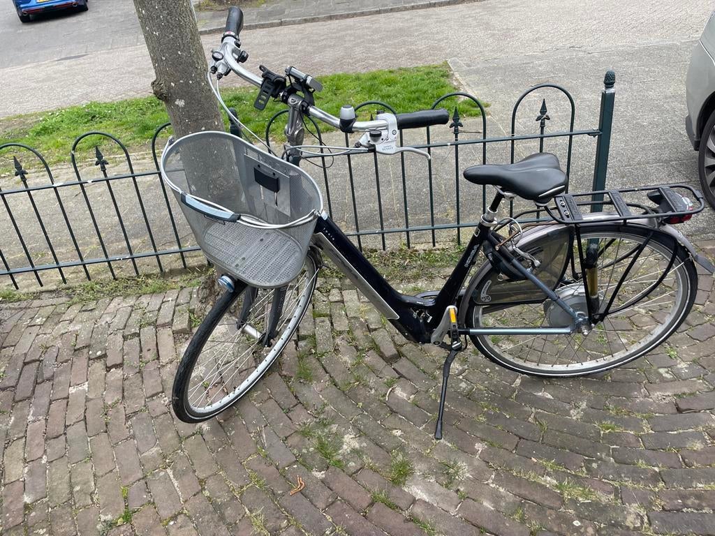Elektrische fiets merk koga met mand, Fietsen en Brommers, Elektrische fietsen, Ophalen of Verzenden, Gebruikt, Overige merken