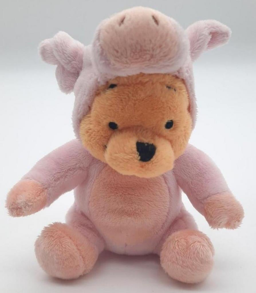 Winnie de Poeh knuffeltje in varkens onesie ca. 16cm, Ophalen of Verzenden, Winnie de Poeh of vrienden, Zo goed als nieuw, Knuffel