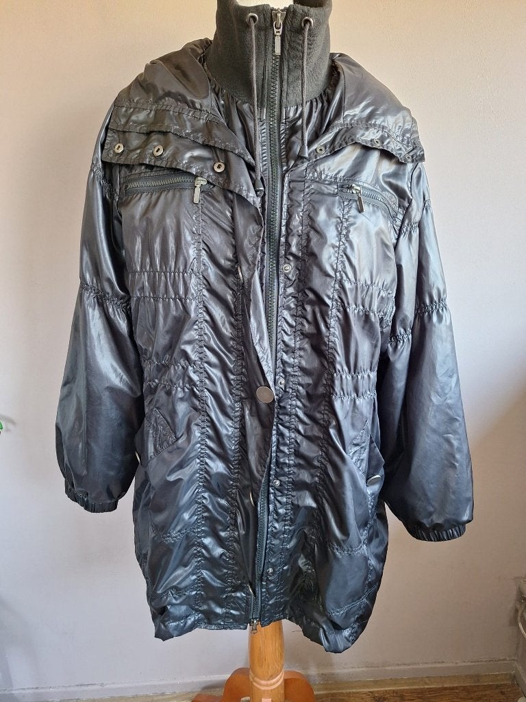 Zwarte halflange glans jas, maat 46, Ophalen of Verzenden, Zo goed als nieuw, Maat 46/48 (XL) of groter, Zwart