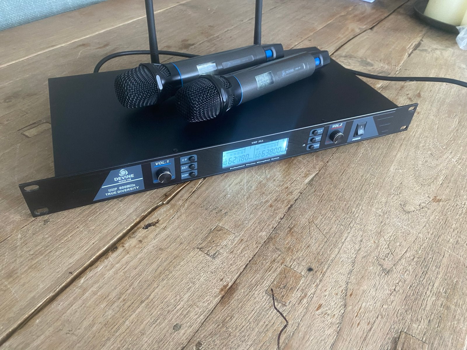 Devine WMD 168 Draadloos Dubbel Microfoonsysteem, Ophalen of Verzenden, Zo goed als nieuw, Nvt, Zangmicrofoon