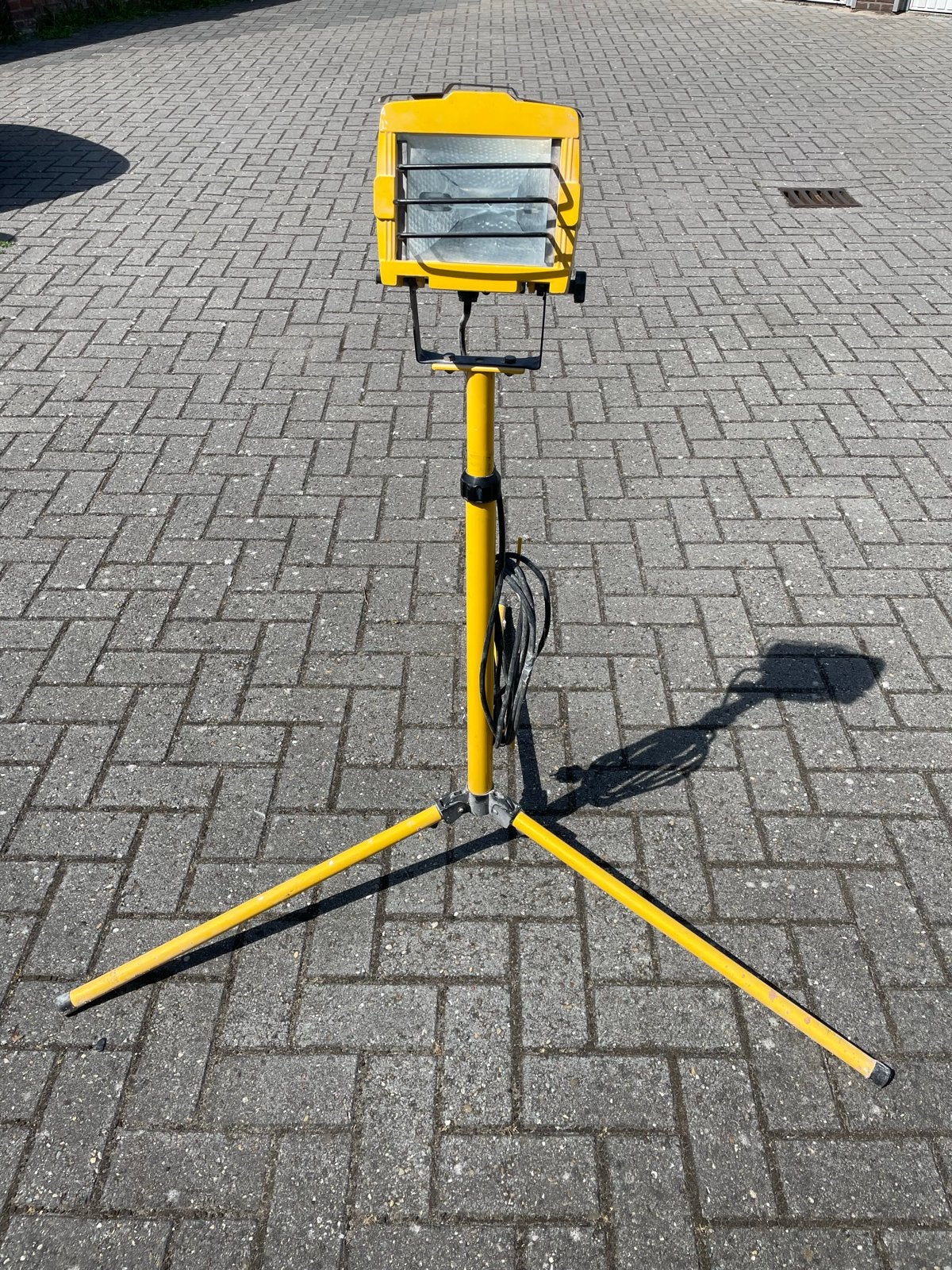 Gele bouwlamp met statief - Halogeen schijnwerper, Gebruikt, Met statief, Ophalen of Verzenden, Lamp met armatuur