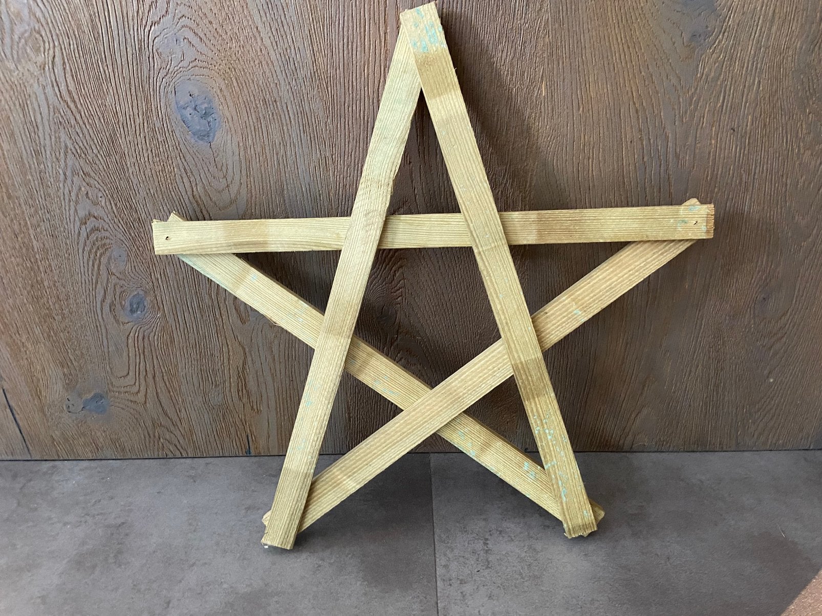 Houten kerst ster, Ophalen