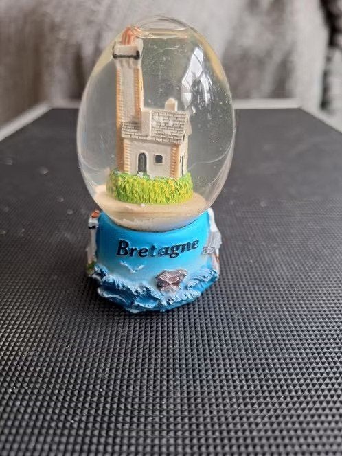 Sneeuwbol vuurtoren Bretagne h, Verzamelen, Beelden en Beeldjes, Ophalen of Verzenden, Zo goed als nieuw, Overige typen