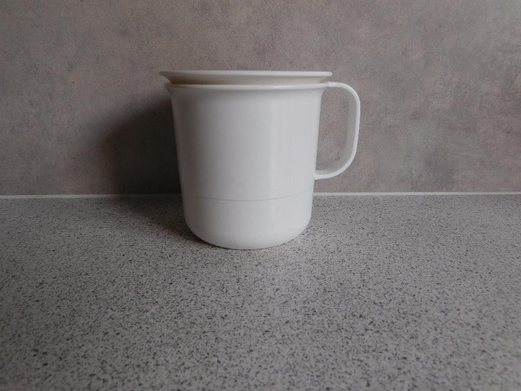 Tupperware Mok en deksel Wit, Ophalen of Verzenden, Zo goed als nieuw, Wit, Beker of Kan