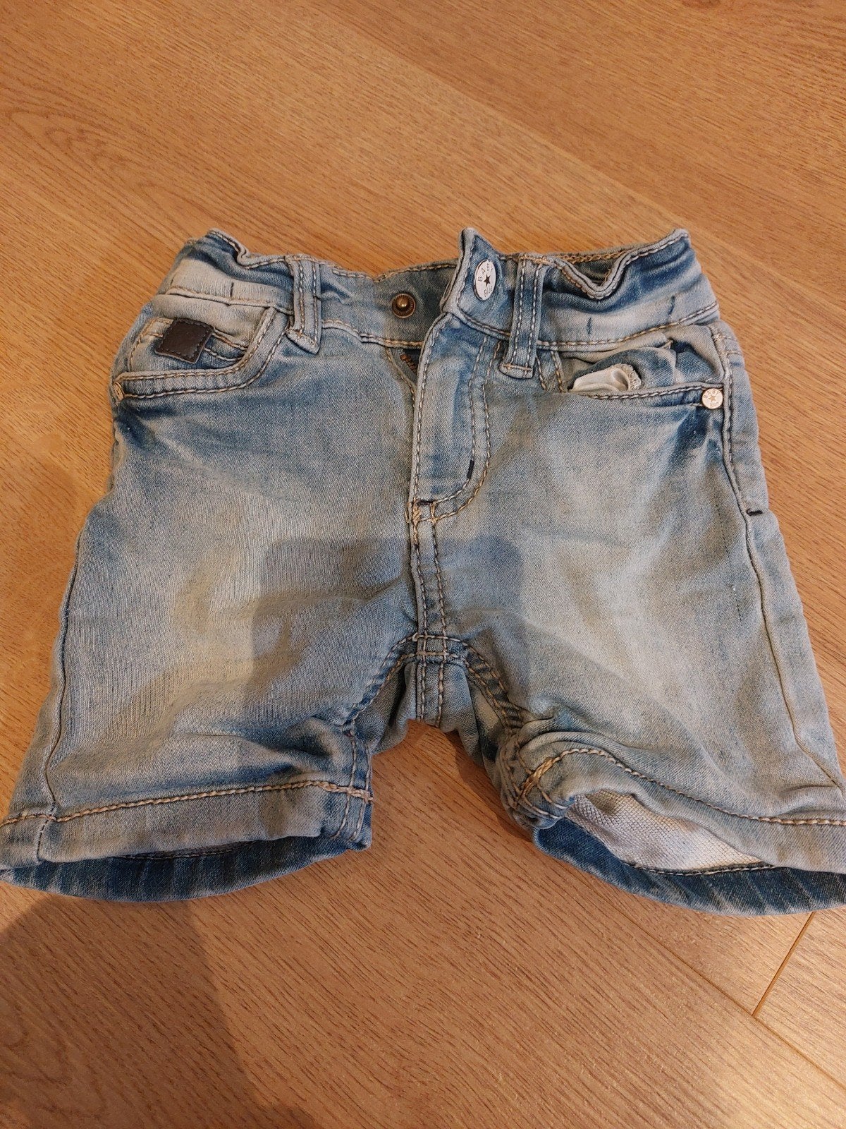 korte broek maat 74 baby blue, Kinderen en Baby's, Babykleding | Maat 74, Gebruikt, Broekje, Baby Blue, Ophalen of Verzenden