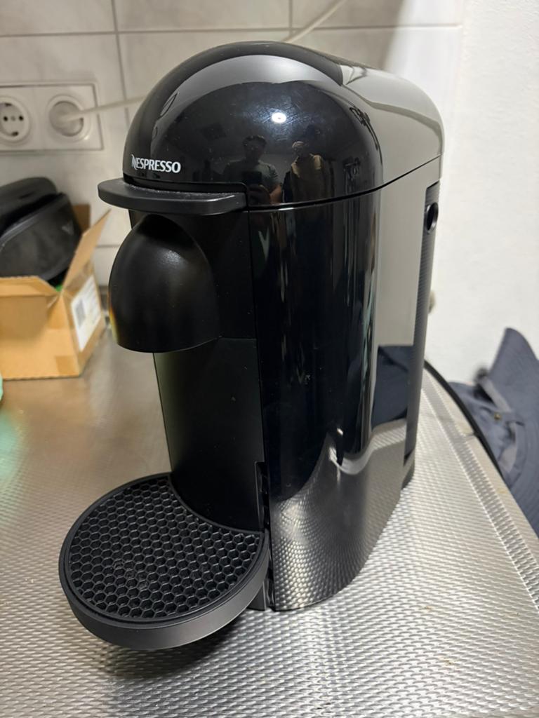 Nespresso Vertuo plus, Ophalen of Verzenden, Zo goed als nieuw, Koffiemachine, Afneembaar waterreservoir