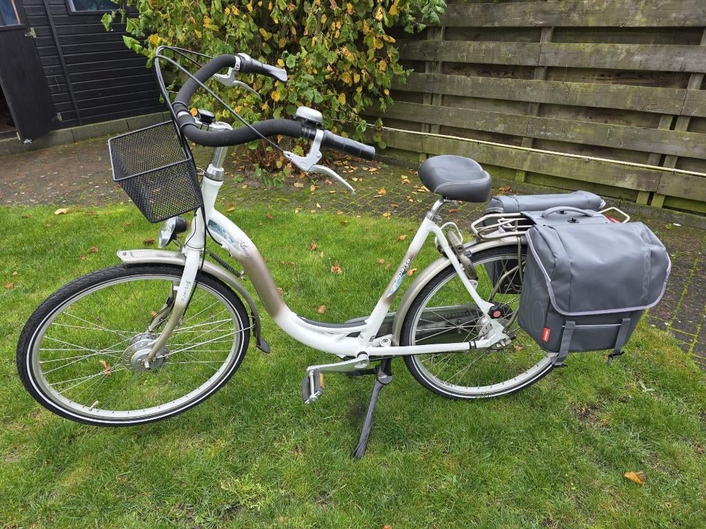 Damesfiets merk Sparta, bijna nieuw, lage instap/mama stuur, Ophalen, Zo goed als nieuw, Sparta, (Extra) lage instap