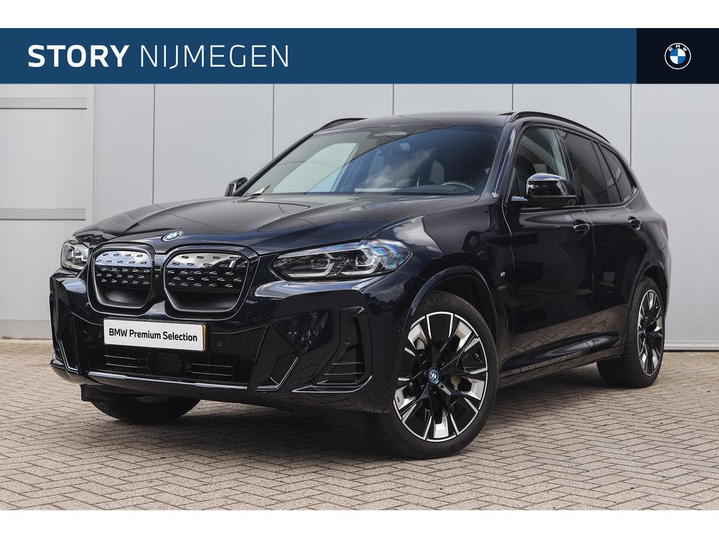 BMW iX3 High Executive / Sportstoelen / Comfort Access / Par, Auto's, BMW, Achterwielaandrijving, Gebruikt, 750 kg, Zwart