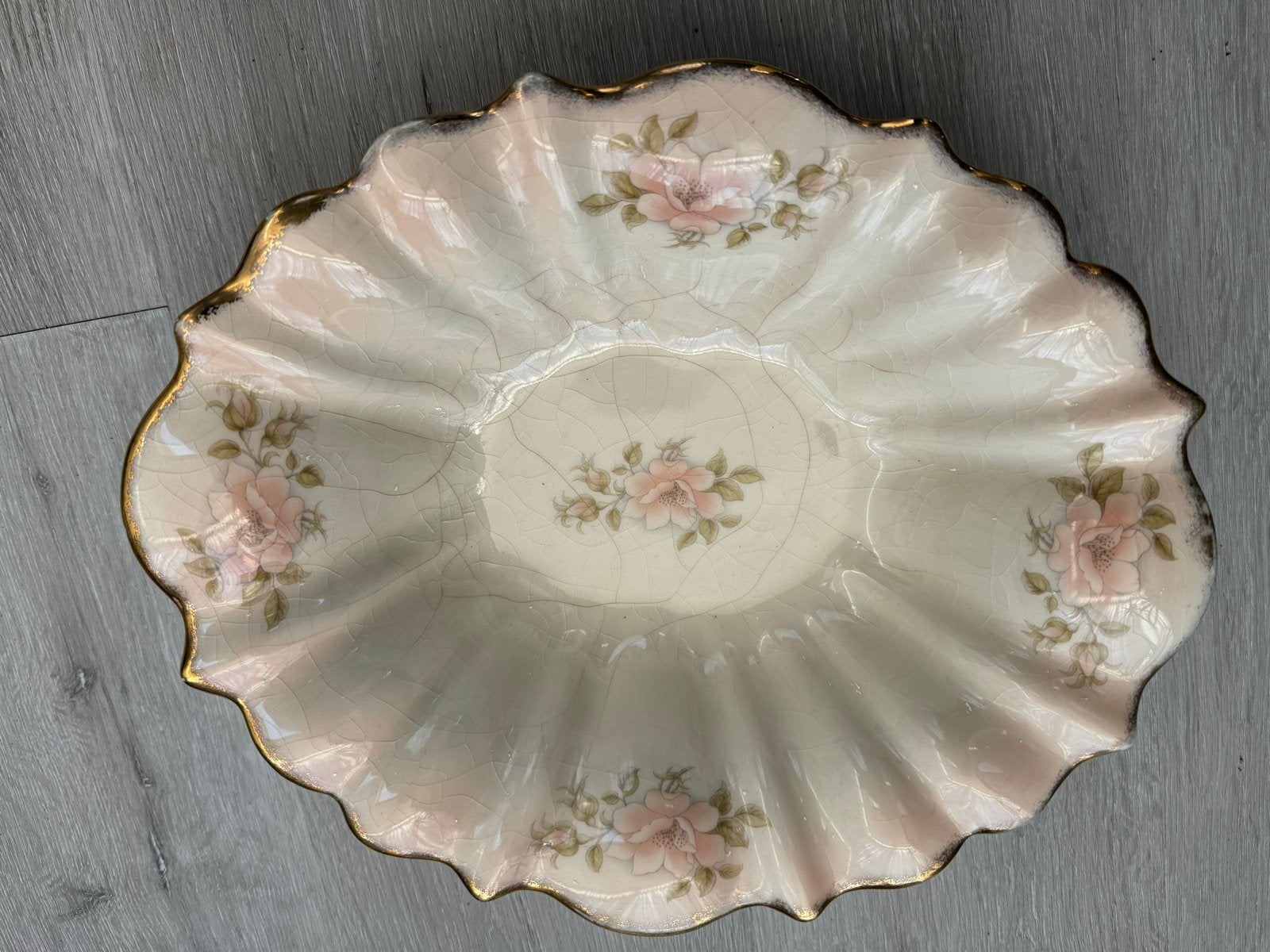 Antieke Staffordshire Ironstone schaal met rozenmotief, Antiek en Kunst, Ophalen of Verzenden