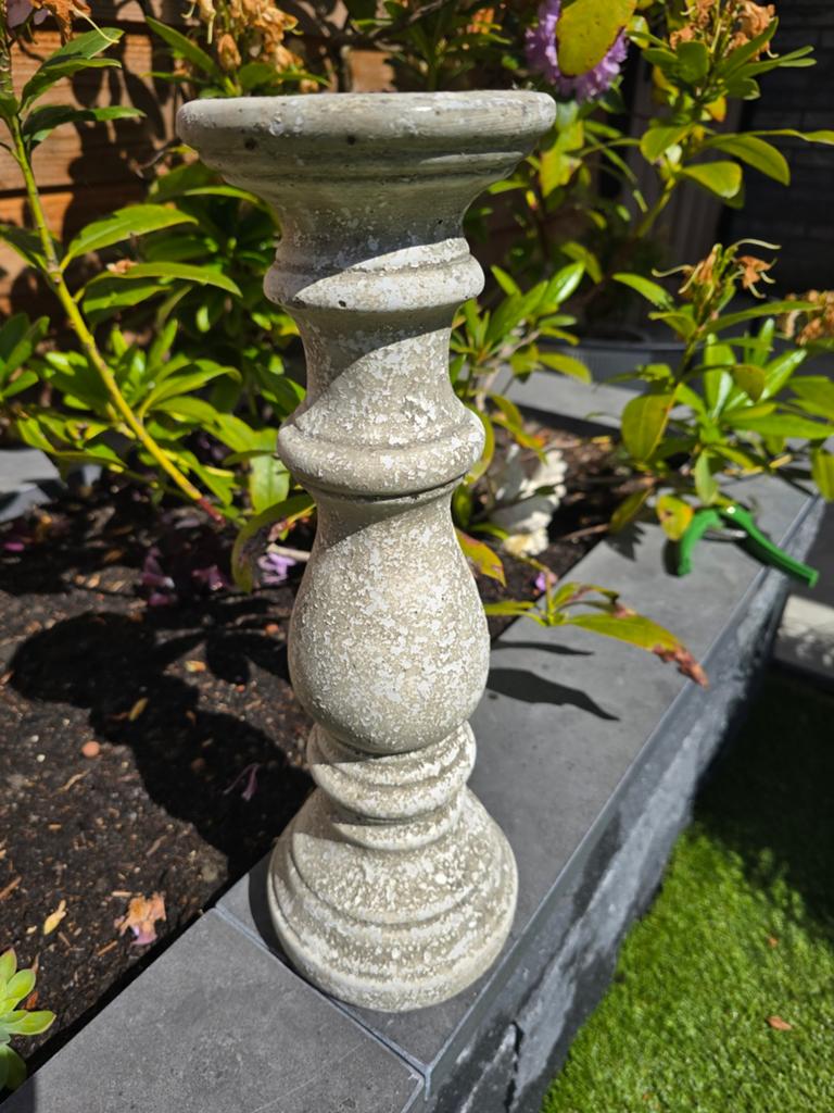 Decoratieve Kandelaar van Steen - Tuin of Binnen, Ophalen of Verzenden, Kandelaar