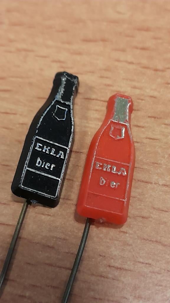 Vintage EKLA Bier fles (2 stuks) speldjes, Verzamelen, Verzenden, Gebruikt