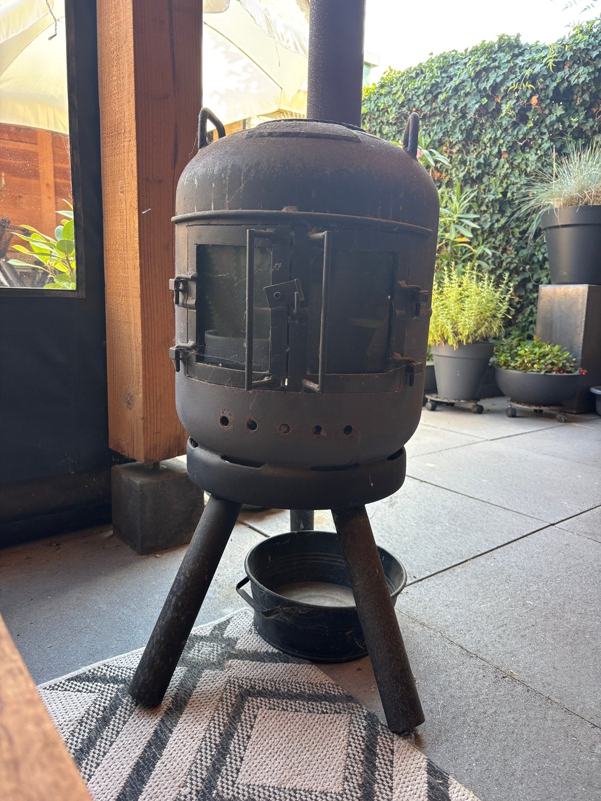 Robuuste metalen buitenkachel voor terras of veranda, Ophalen, Gebruikt