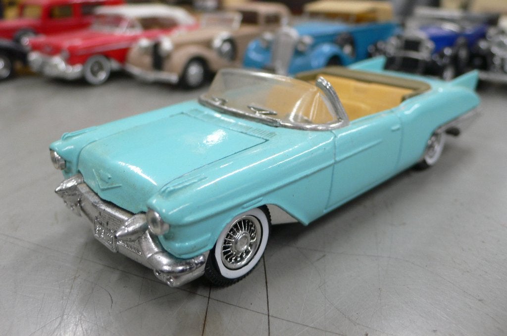 cadillac fleetwood convertible - solido l age d or  1/43, Hobby en Vrije tijd, Modelauto's | 1:43, Ophalen, Nieuw, Auto, Solido