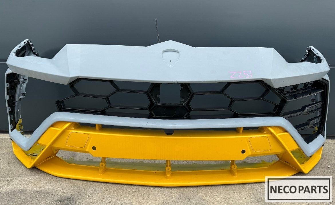 LAMBORGHINI URUS 4ML VOORBUMPER ALLES LEVERBAAR!!, Gebruikt, -, Overige automerken, -