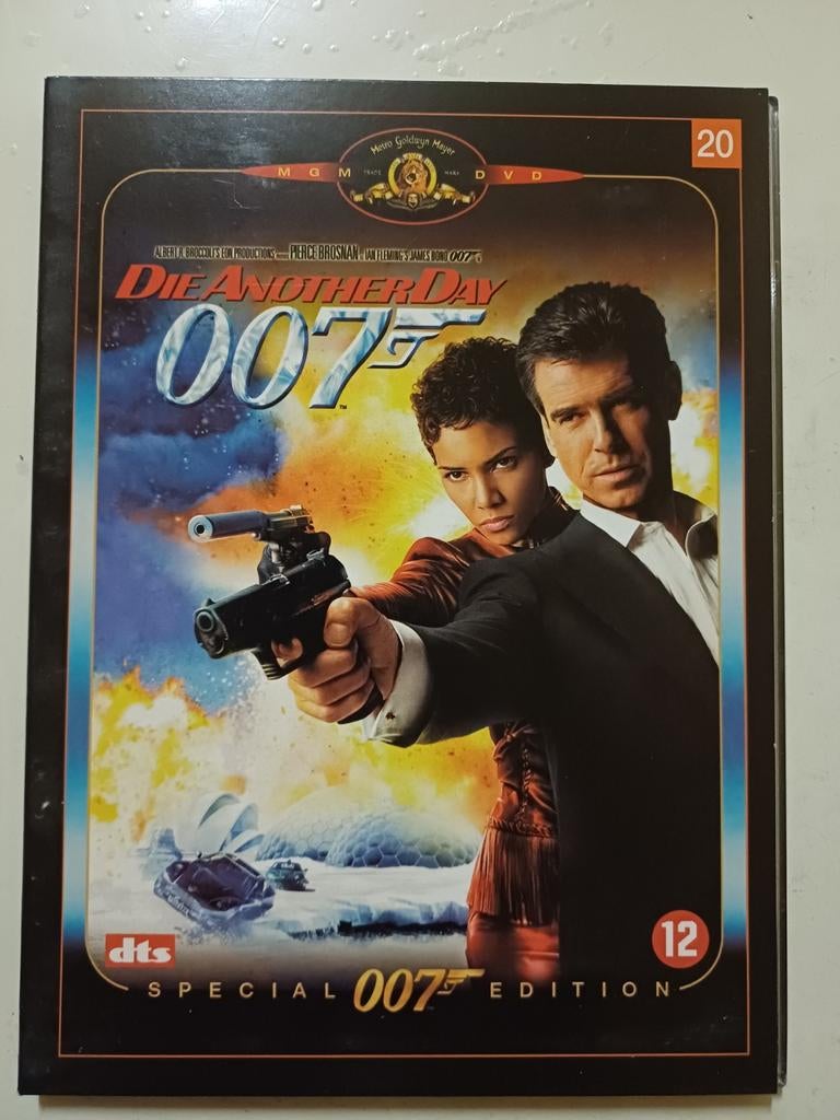 James Bond 20, Vanaf 12 jaar, Ophalen of Verzenden, Zo goed als nieuw