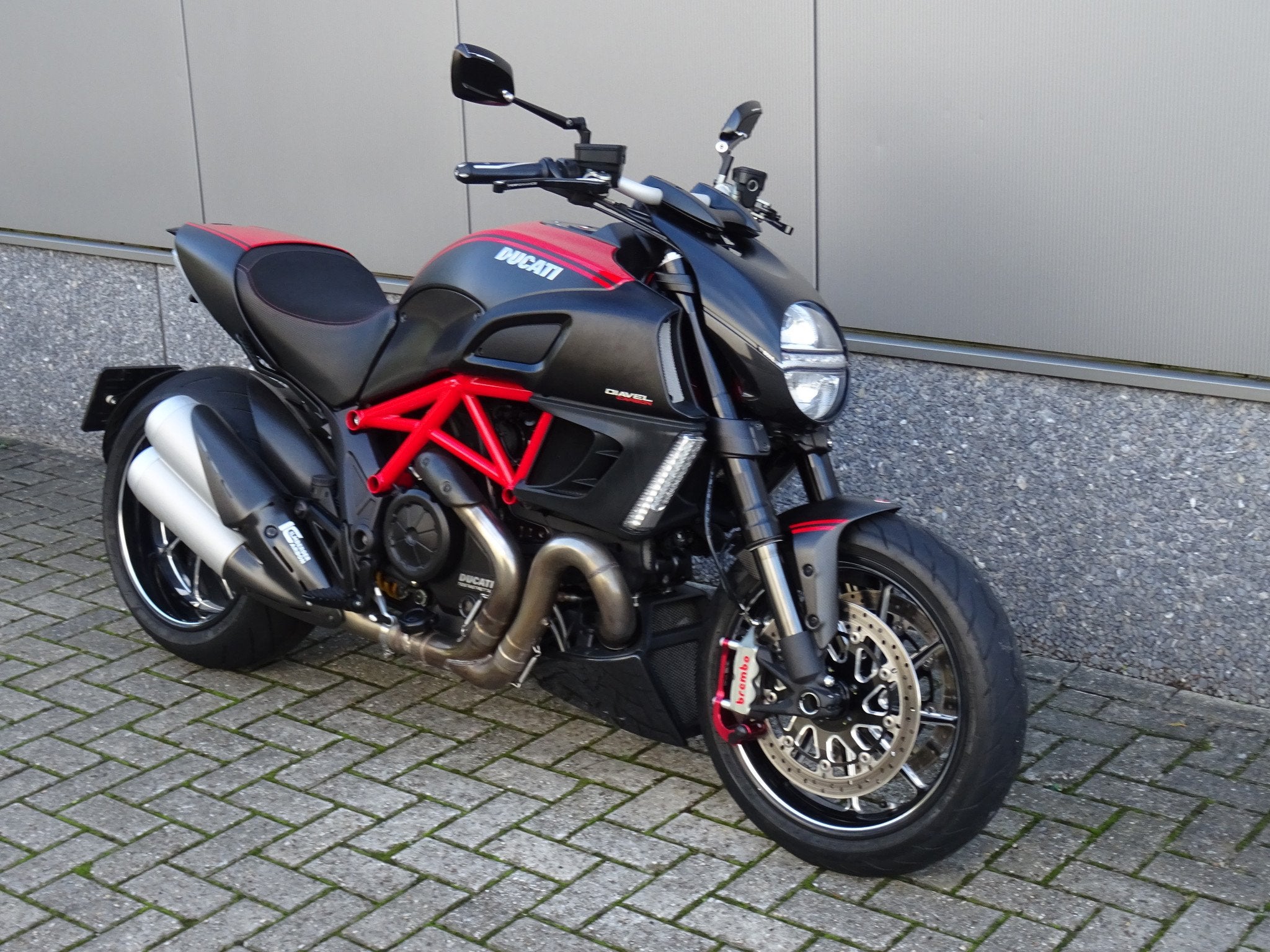 Ducati DIAVEL CARBON ABS (bj 2011), 1198 cc, Naked bike, Gebruikt, Bedrijf