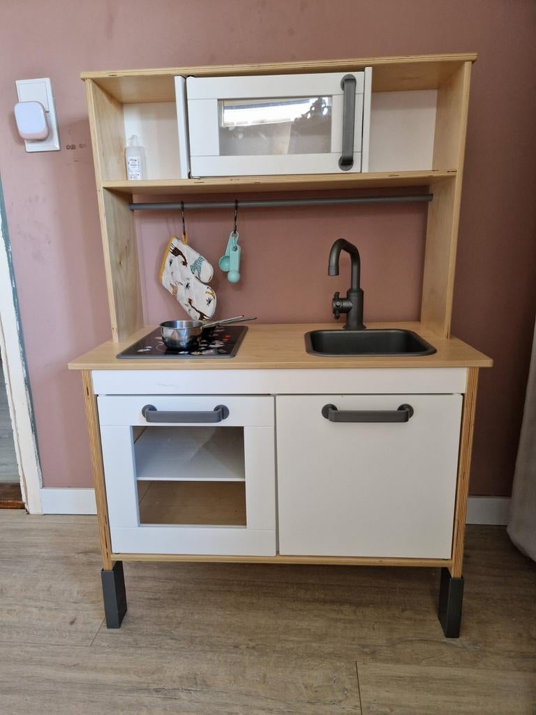 IKEA Duktig Speelkeuken met magnetron en accessoires, Ophalen of Verzenden, Zo goed als nieuw