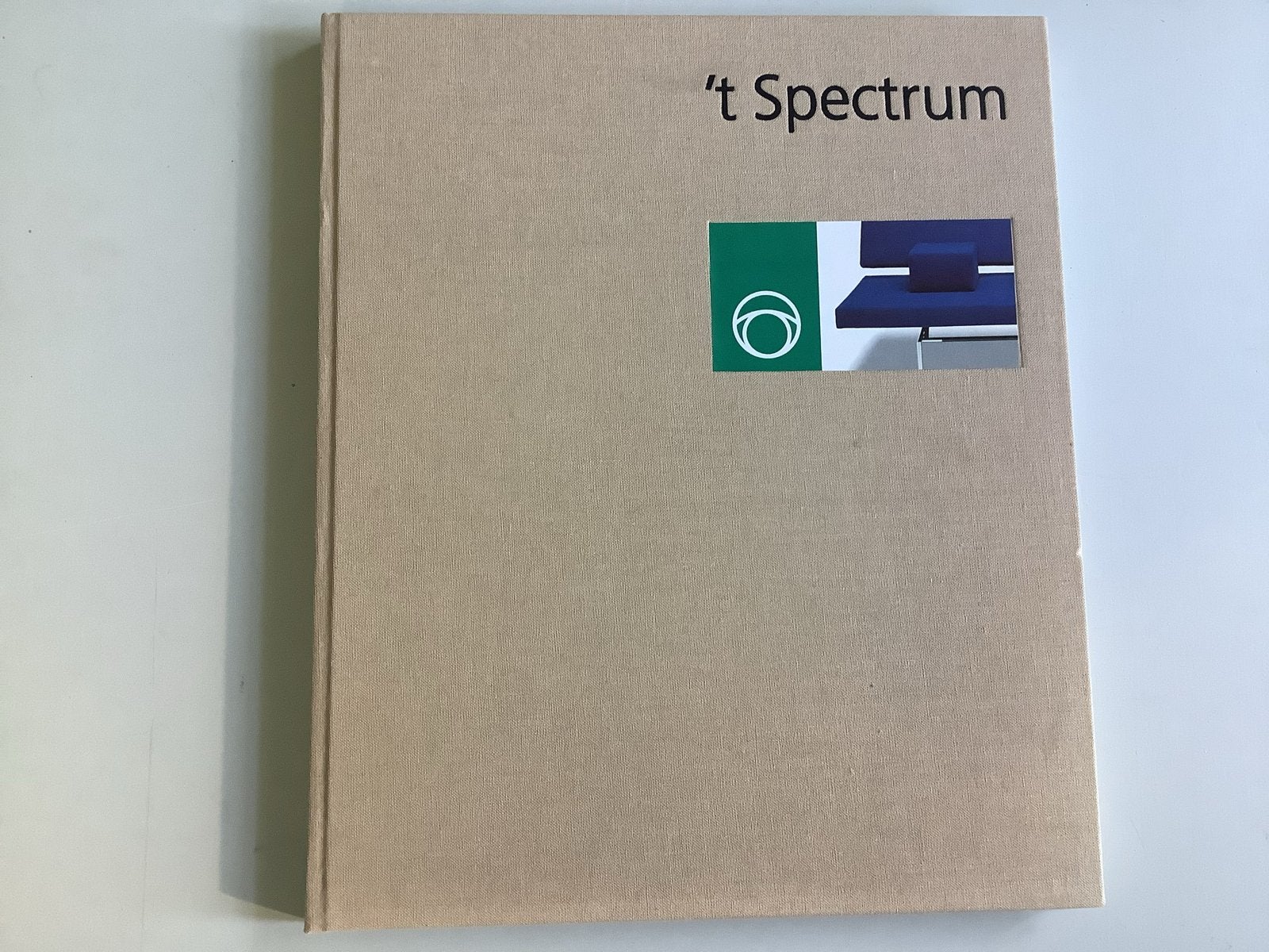 Boek: 't Spectrum - Moderne meubelvormgeving .- Clarijs, Ophalen of Verzenden, Zo goed als nieuw