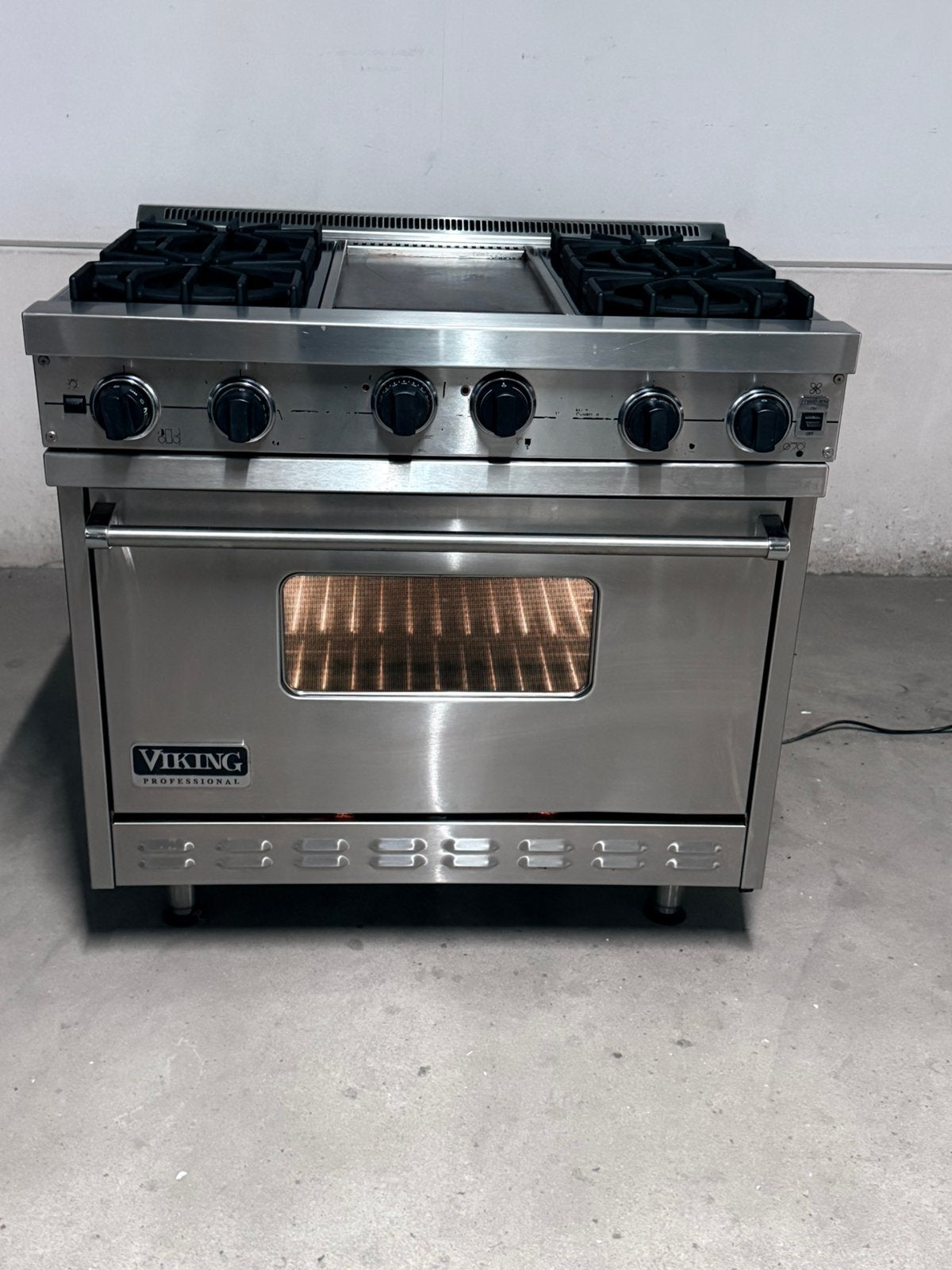 Viking Professional Fornuis met Gas Kookplaat en Oven, Ophalen, Gebruikt, 60 cm of meer, 4 kookzones