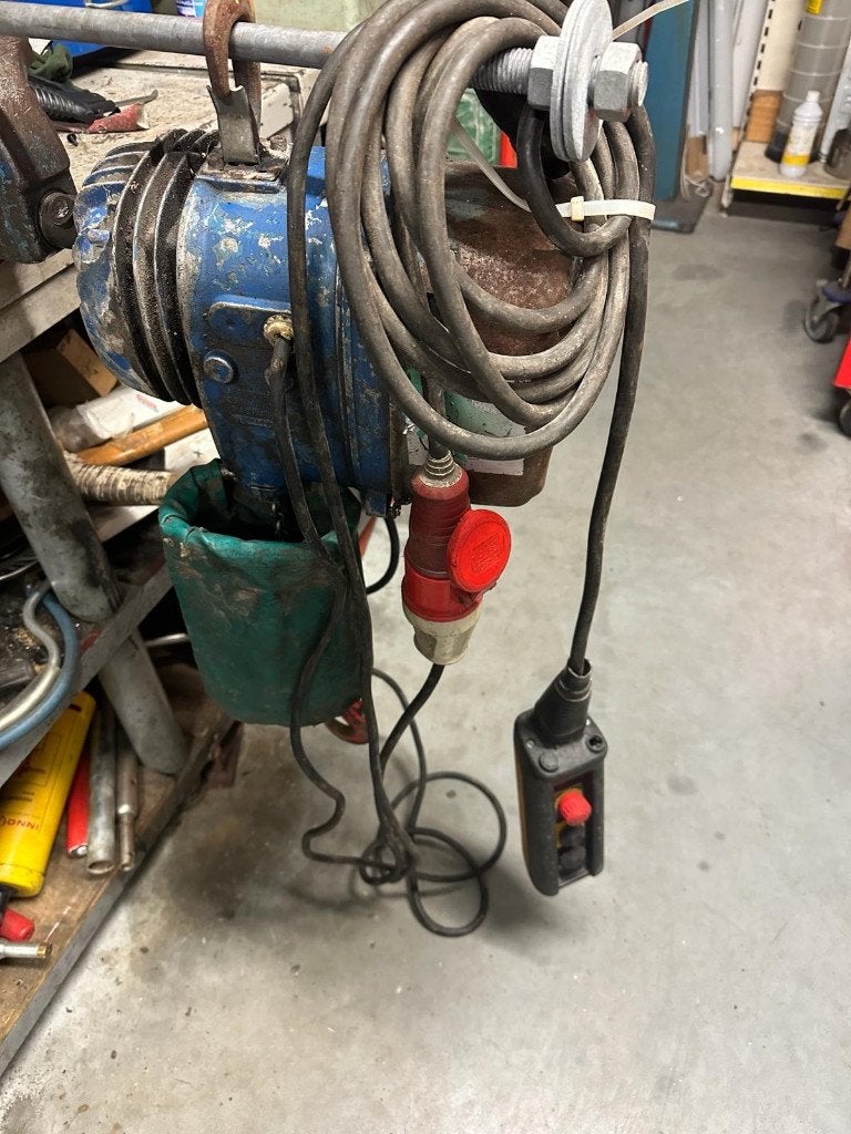 DEMAG takel met afstandbediening, Ophalen, Gebruikt, Elektrisch