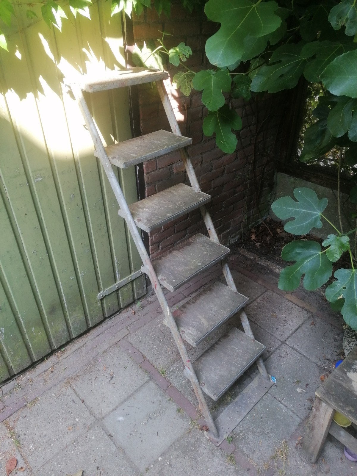 Stevige houten trap met metalen frame - 1.5 meter hoog, Ophalen, Gebruikt, Trap, Minder dan 2 meter