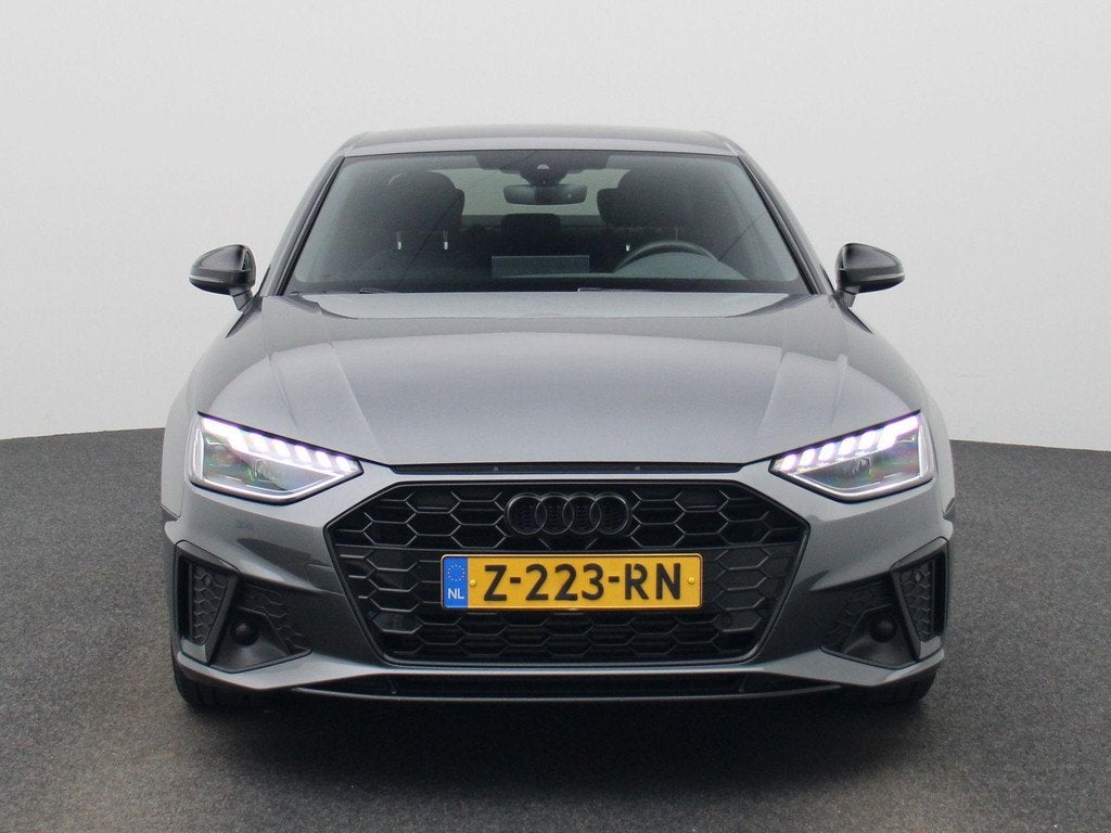 Audi A4 Limousine 35 TFSI S edition Competition l Demo l Cru, 12 maanden, 4 cilinders, Origineel Nederlands, Sedan