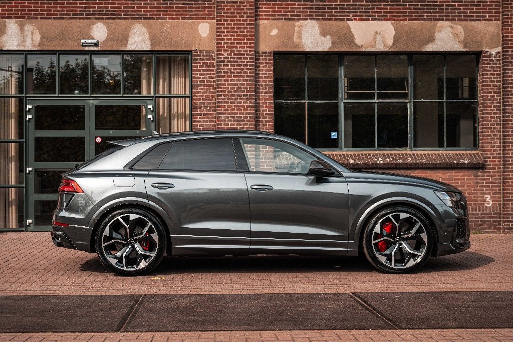 Audi RS Q8 Dynamic Plus | Keramisch | Carbon | B&O3D | 360, 600 pk, Vierwielaandrijving, 3996 cc, SUV of Terreinwagen