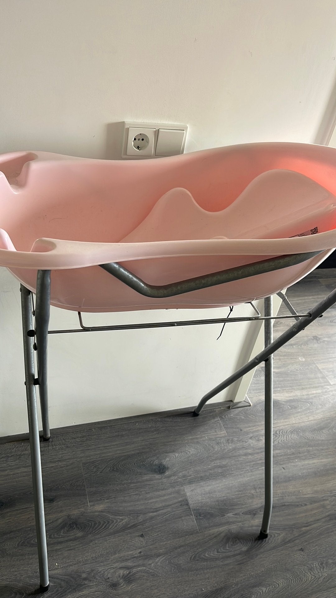 Baby bad / bath tub for baby, Kinderen en Baby's, Zo goed als nieuw, Badje, Standaard, Ophalen