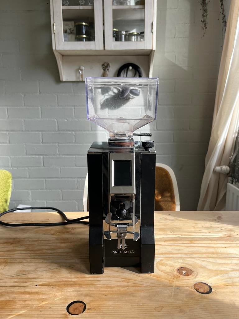 Eureka Mignon Specialita zwart/chrome met single dose hopper, Witgoed en Apparatuur, Koffiemachine-accessoires, Zo goed als nieuw