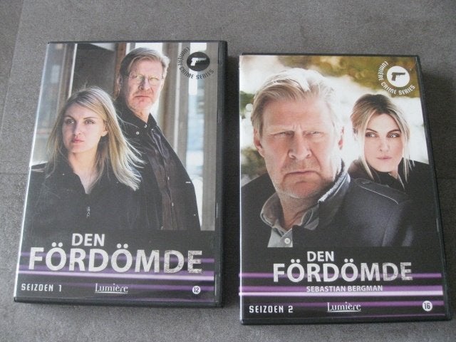 DEN FÖRDÖMDEN - SEIZOEN 1 samen met SEIZOEN 2 - van LUMIÈRE, Vanaf 16 jaar, Ophalen, Zo goed als nieuw, Detective en Krimi