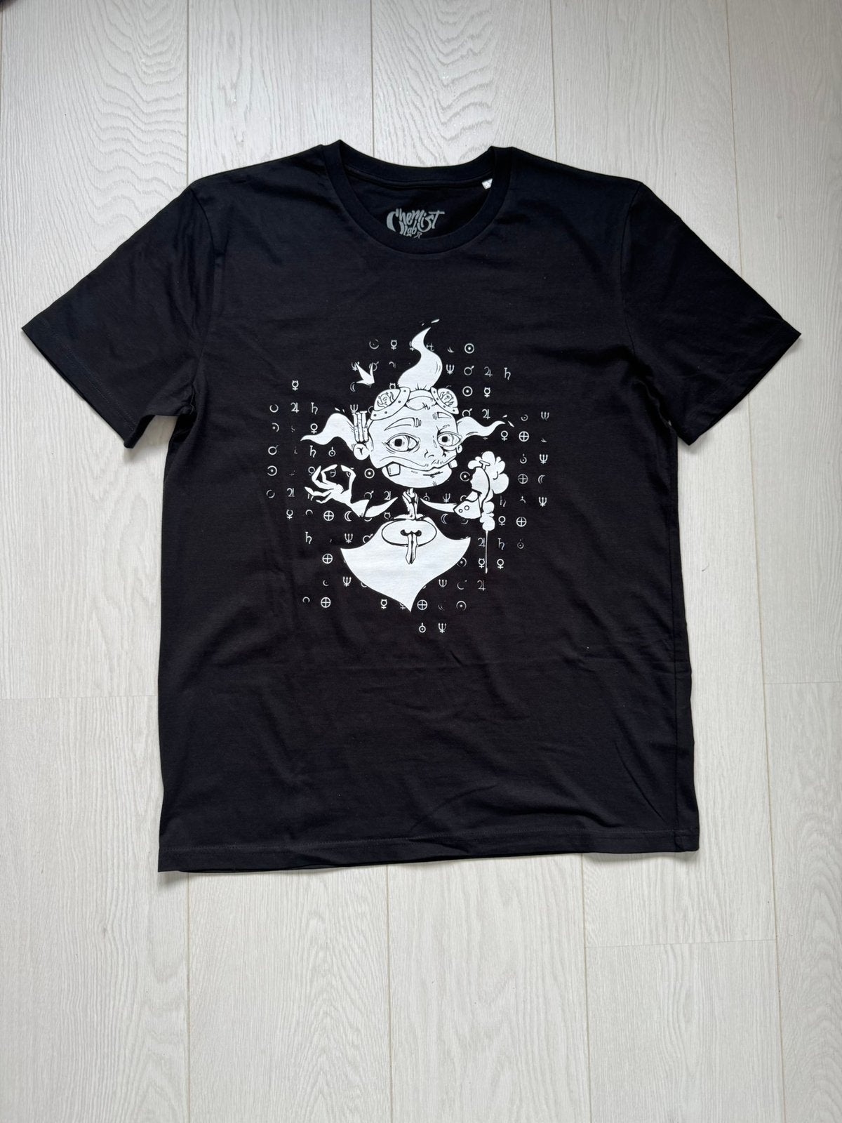 Nieuw uniek T-shirt met exclusief graphic print., Ophalen of Verzenden, Nieuw, Maat 52/54 (L), Zwart