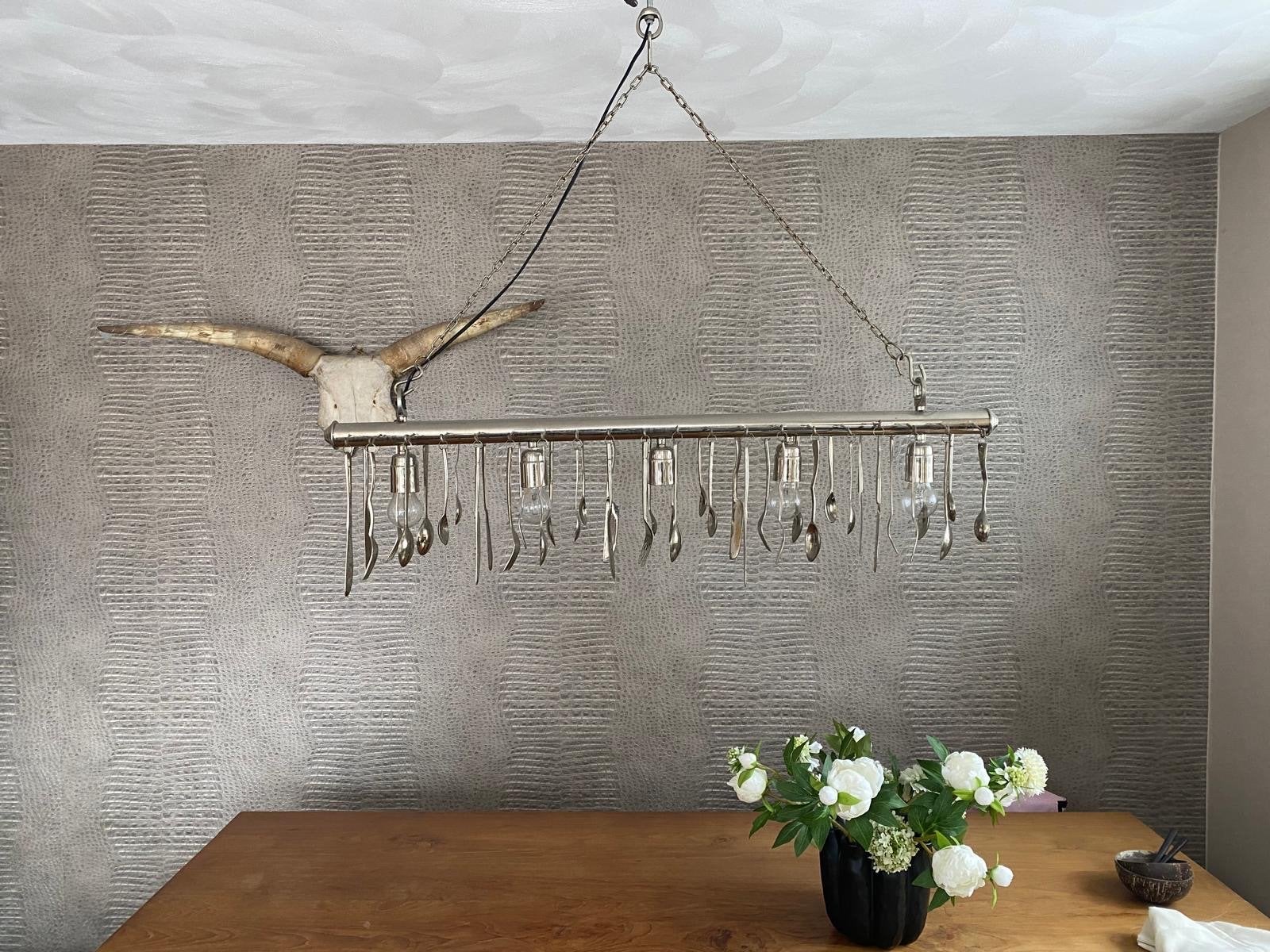 Unieke hanglamp met bestek design, Huis en Inrichting, Ophalen of Verzenden, Gebruikt, Metaal, E27 (groot)