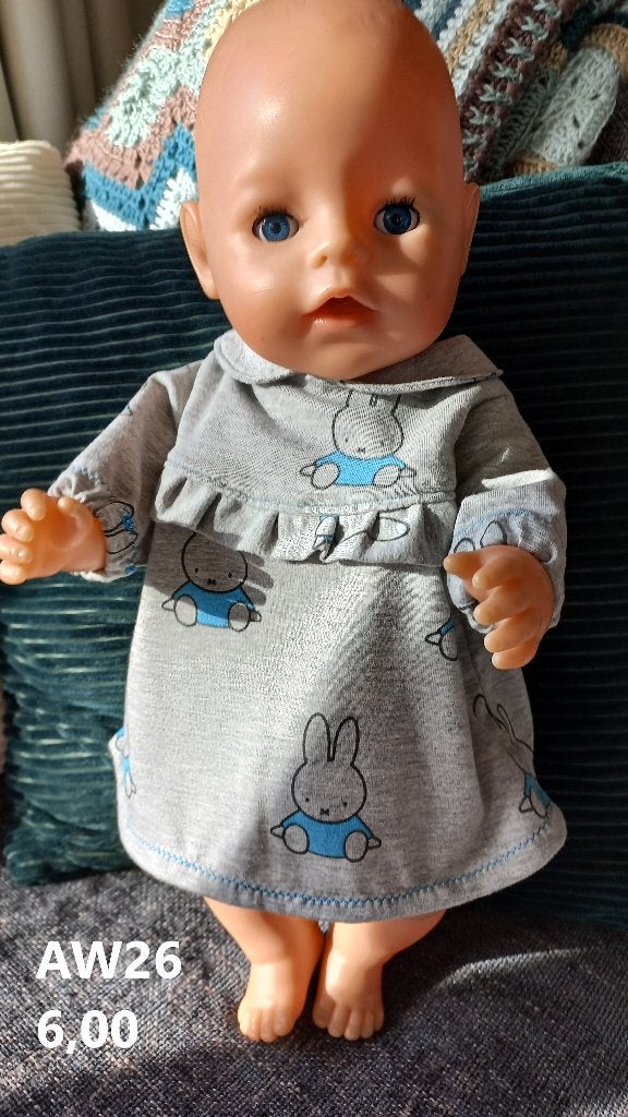 Poppenkleertjes baby born. Jurkje. Opbrengst KiKa., Ophalen of Verzenden, Nieuw, Babypop