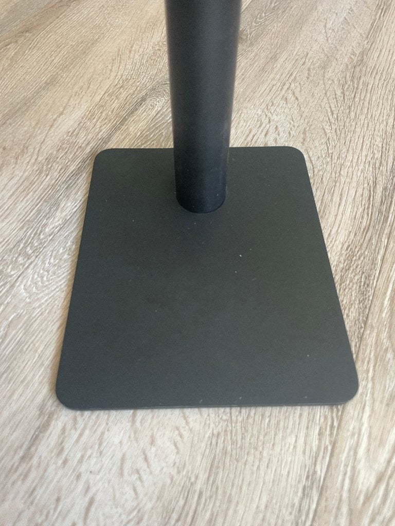 Foto 6 van 2x LG UltraFine 4K 22MD4KA-B, 21,5" met VESA-bureauarm.