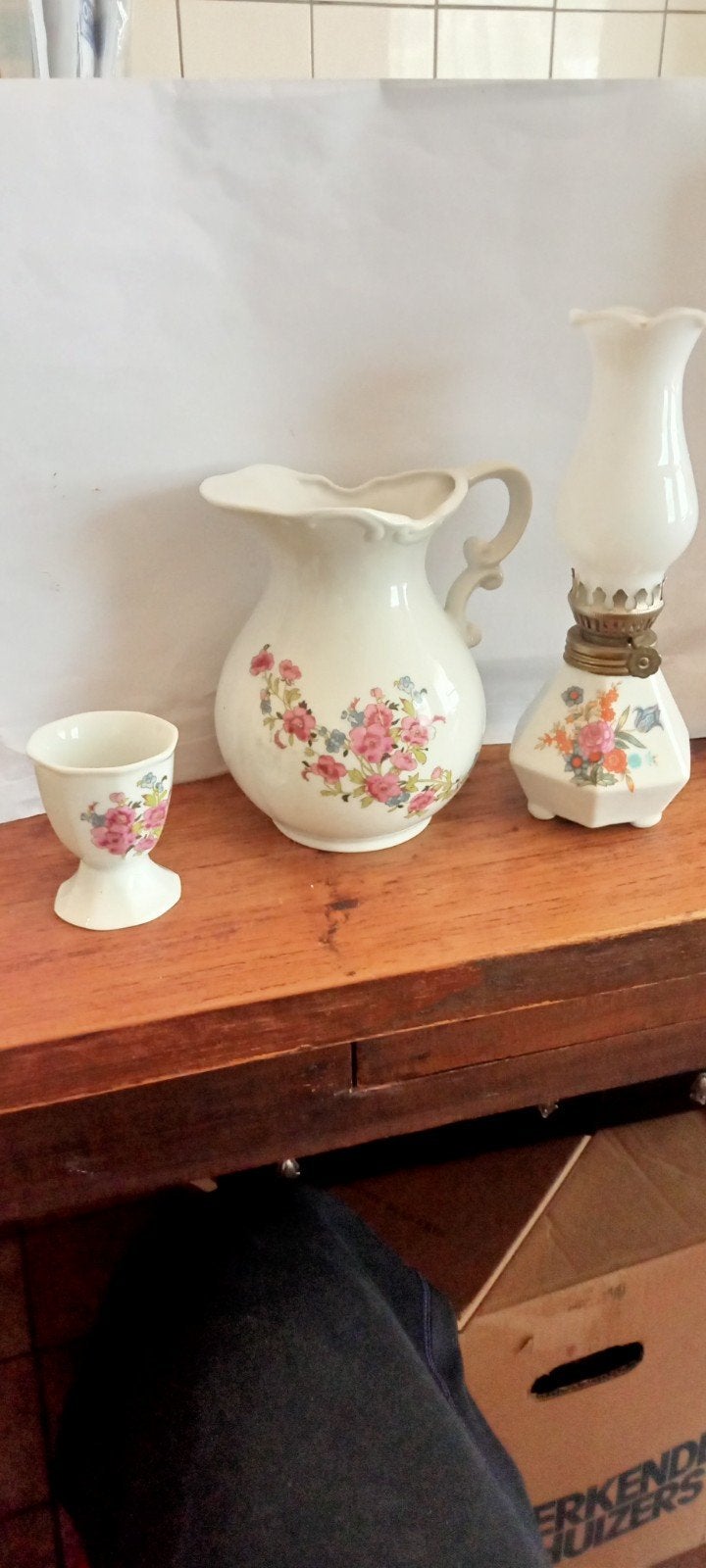 Vintage eierdopje, melkkannetje en olielampjemet bloemmotief, Ophalen of Verzenden