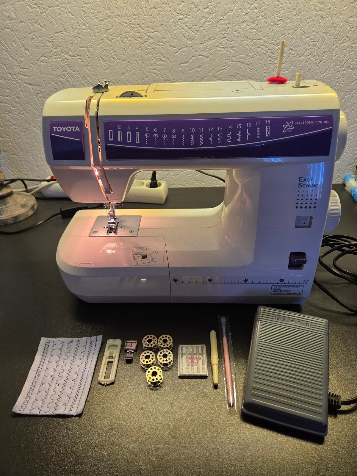Toyota Naaimachine i.z.g.st, Ophalen, Zo goed als nieuw, Naaimachine, Overige merken