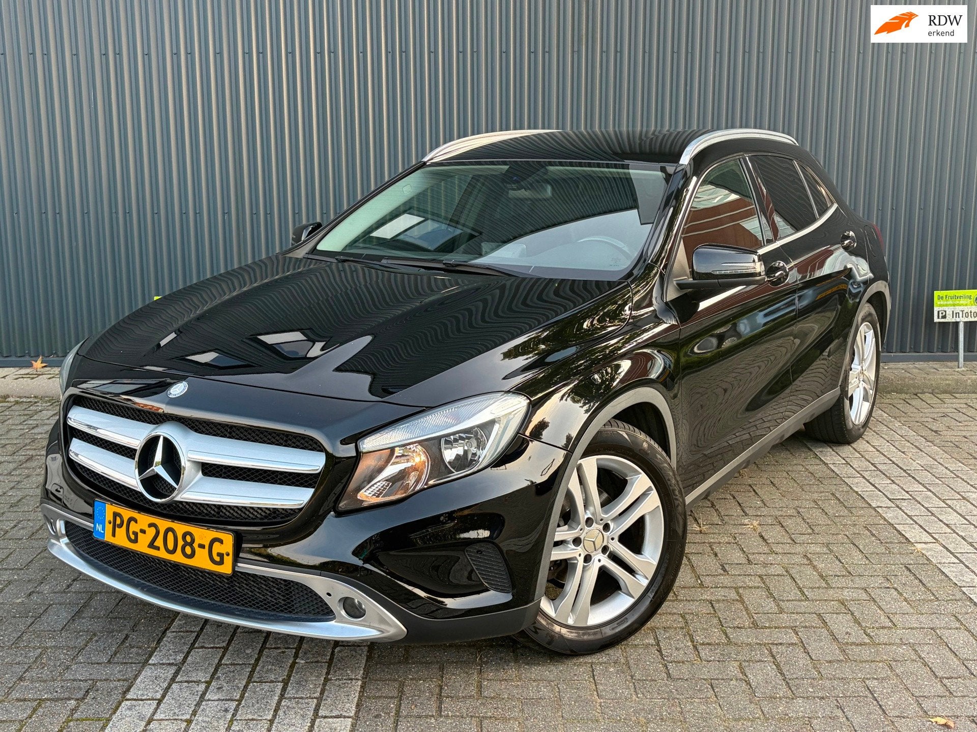Mercedes-Benz GLA-klasse 220 CDI 4Matic | AUT NAVI CRUISE CA, Auto's, Euro 6, 4 cilinders, Leder en Stof, Zwart