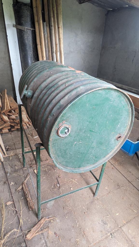 Petroleumvat olievat oliedruk op onderstel > bbq in wording?, Tuin en Terras, Ophalen