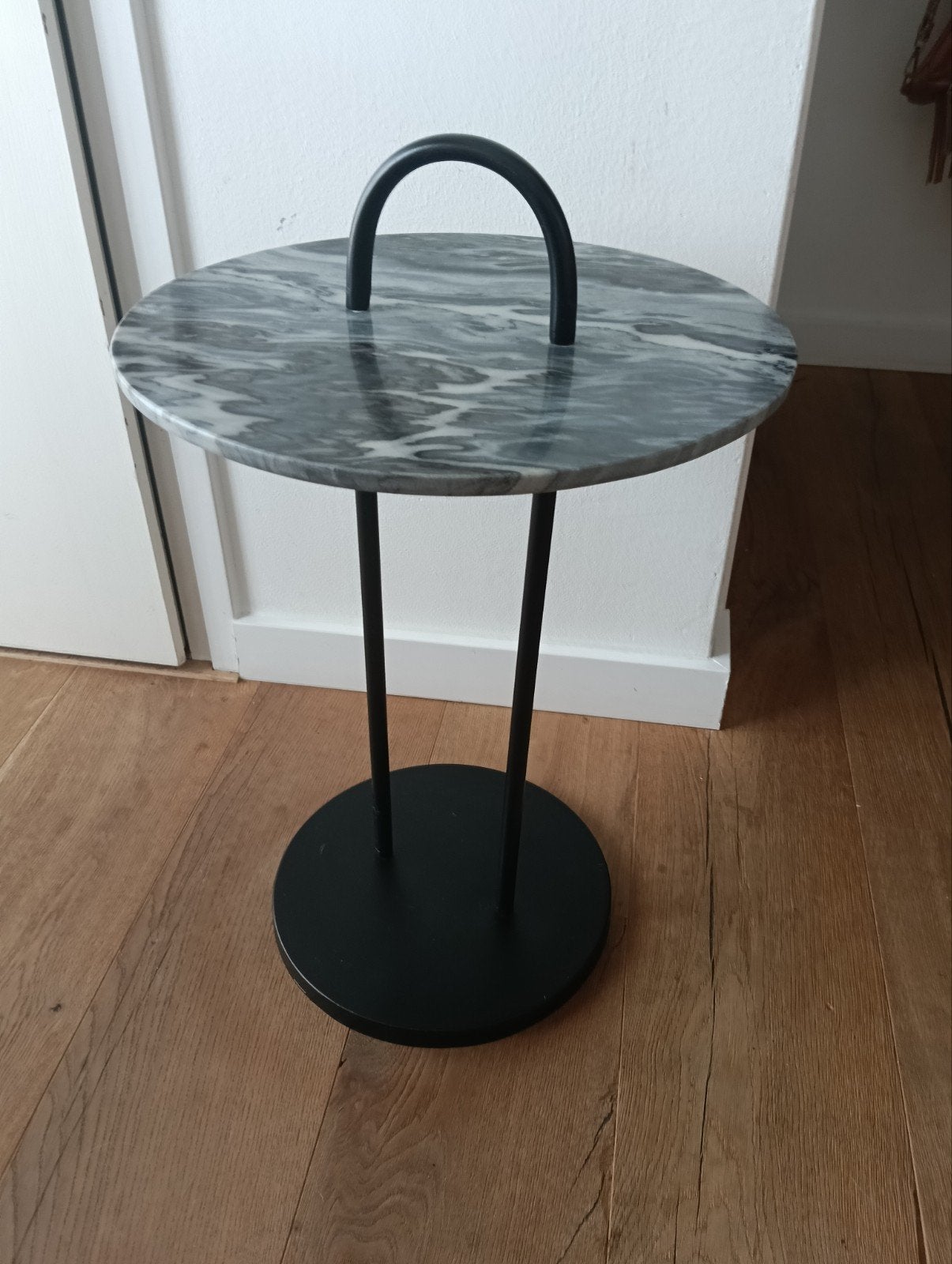 Coco Mason bjzettafeltje modern, Minder dan 55 cm, Metaal of Aluminium, Rond, Ophalen