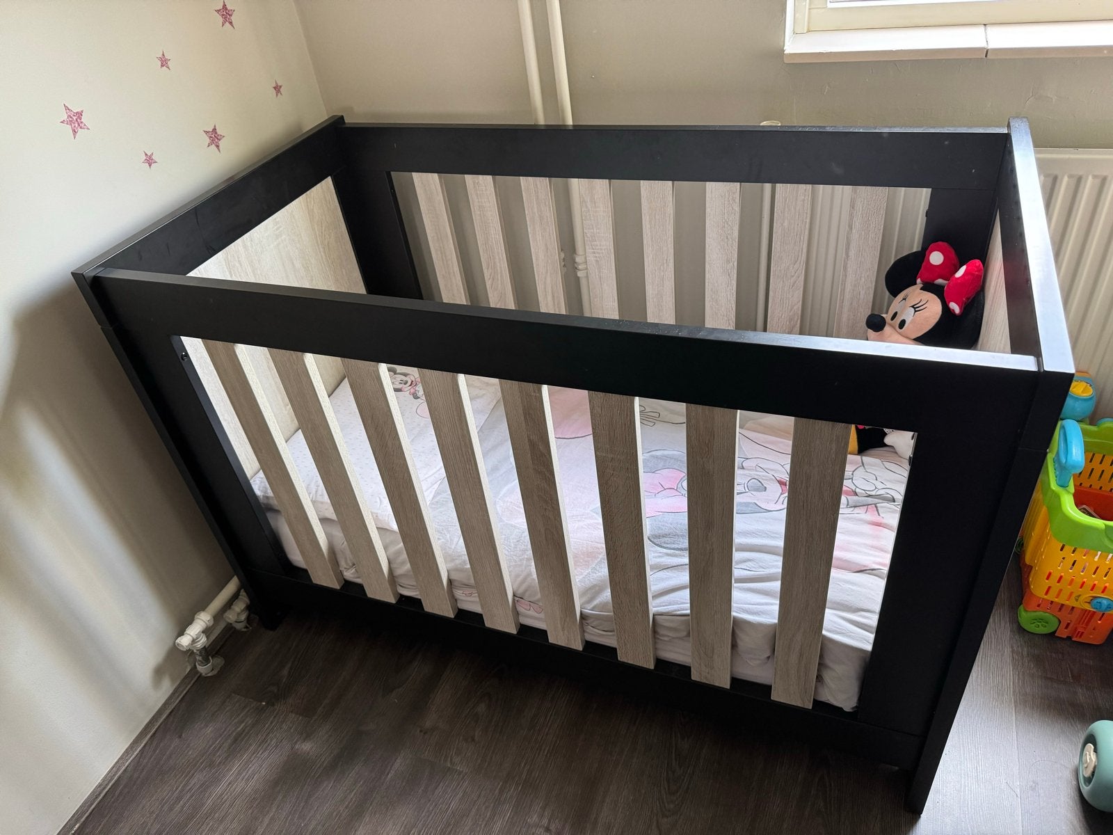 Complete babykamer: ledikant, kledingkast en commode, Ophalen, Zo goed als nieuw, Jongetje of Meisje