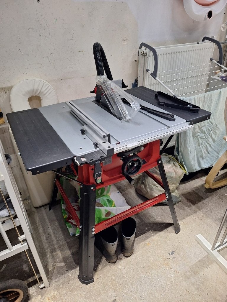 Einhell Tafelzaag TC-TS 2025/2 U - 2000W (Zo goed als nieuw), Doe-het-zelf en Verbouw, Gereedschap | Zaagmachines, Ophalen, Cirkelzaag
