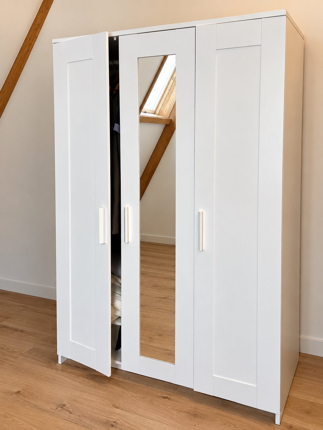 IKEA BRIMNES kledingkast met 3 deuren en spiegel – wit, Ophalen, 100 tot 150 cm, Zo goed als nieuw, 150 tot 200 cm