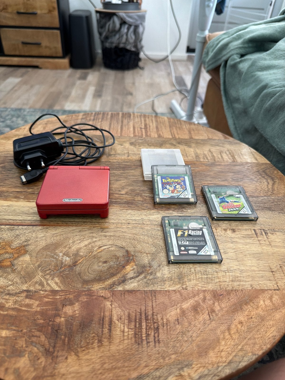 Nintendo Game Boy Advance SP met spellen en oplader, Spelcomputers en Games, Ophalen of Verzenden, Zo goed als nieuw, Game Boy Advance SP